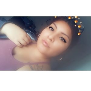 Meet your Posher, Mona